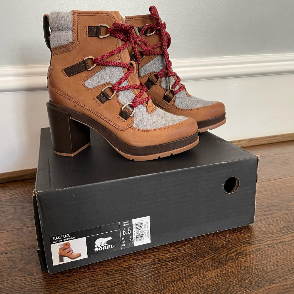 Sorel Brown Tan & Gray Lace-Up Hiker Heel Ankle Boots